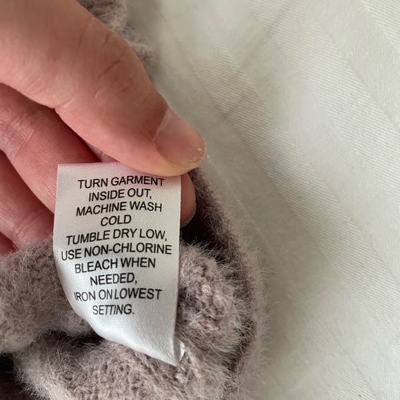 EUC Kendall & Kylie Dream Girl Fuzzy Cropped Sweater Sz XS - Picture 8 of 10